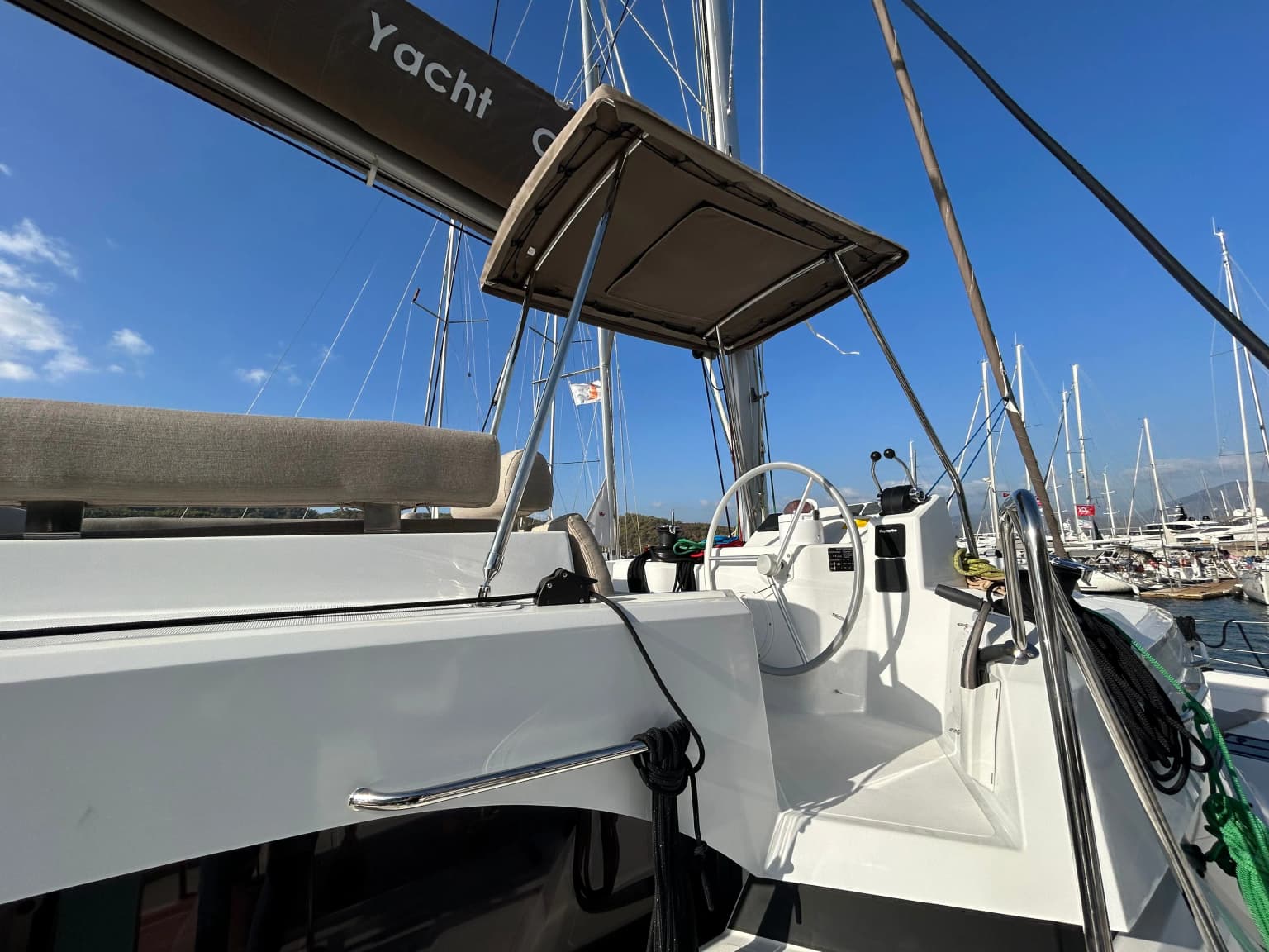 Aila Catspace: Spacious Comfort & Flybridge Fun - Fotoğraf 5