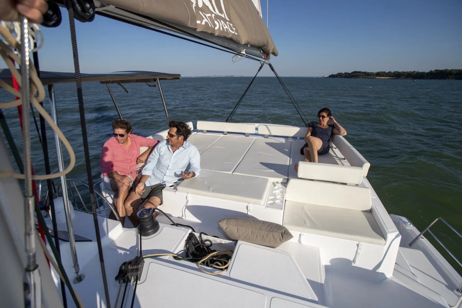 Moana 1: Stylish 4-Cabin Catamaran with Flybridge - Fotoğraf 4