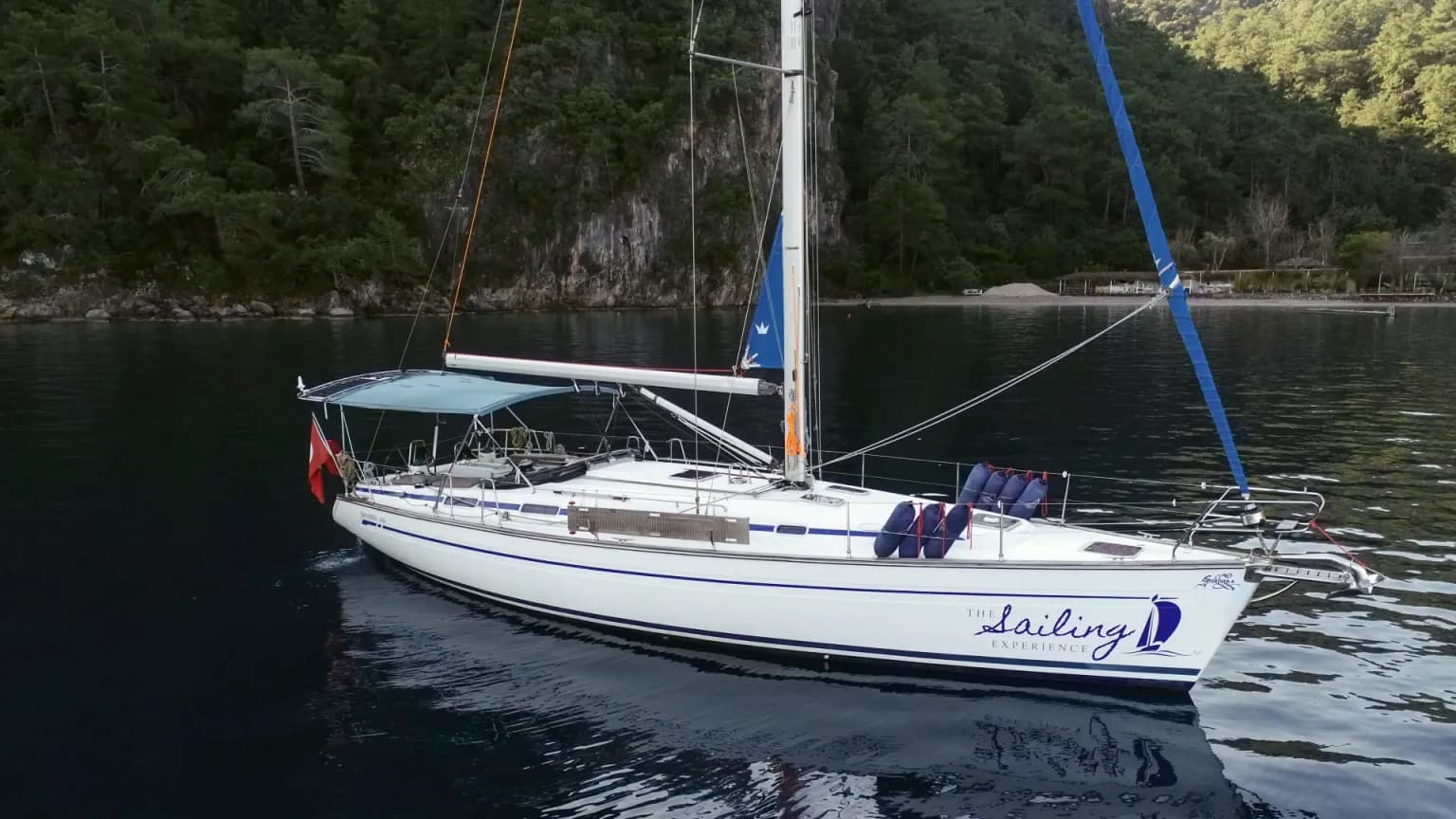 Sahbaz Bavaria 44: Modern Yelken Keyfi Fethiye'de - Fotoğraf 1