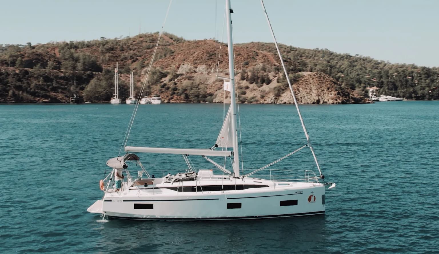 Coconut C38: Cozy 3-Cabin Sailing Escape - Fotoğraf 3
