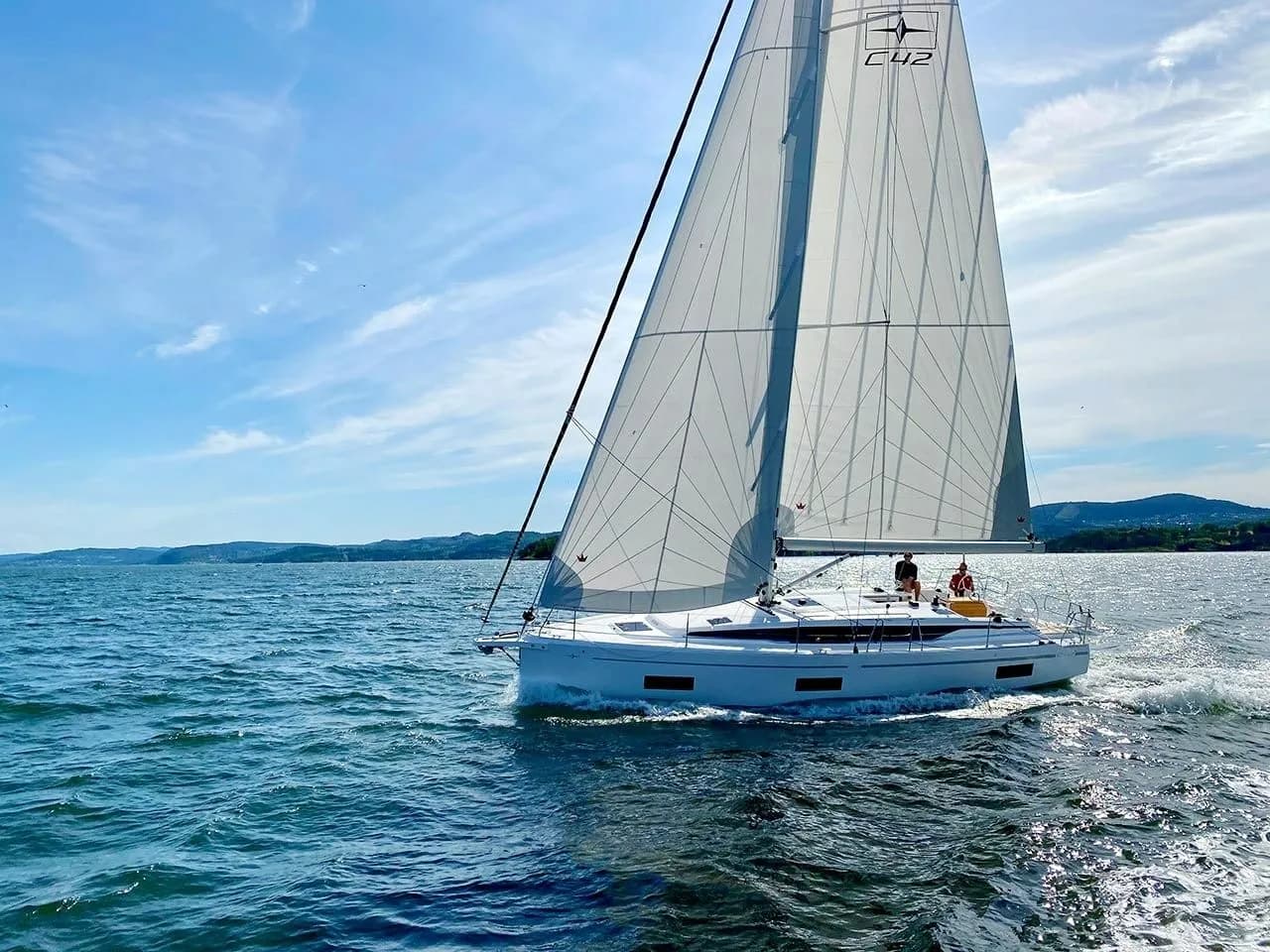 Sail Scorpius C42: Stylish Comfort & Adventure - Fotoğraf 4