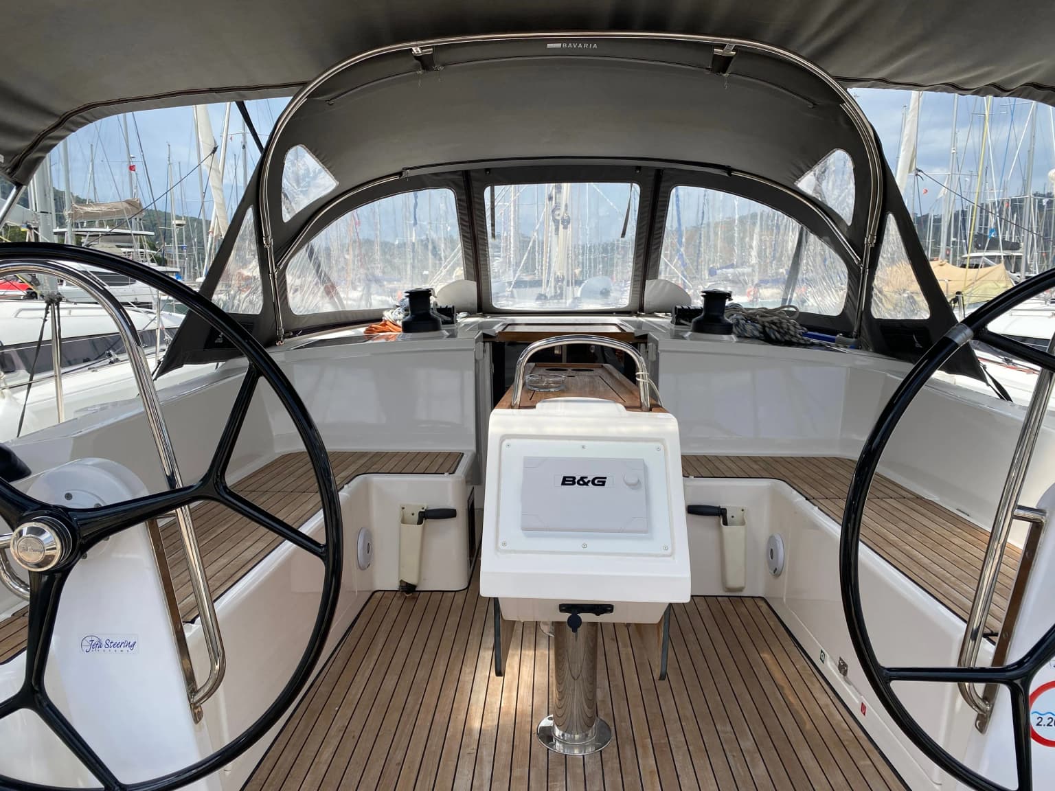 Bavaria C42: Stylish Comfort & Sailing Fun - Fotoğraf 4