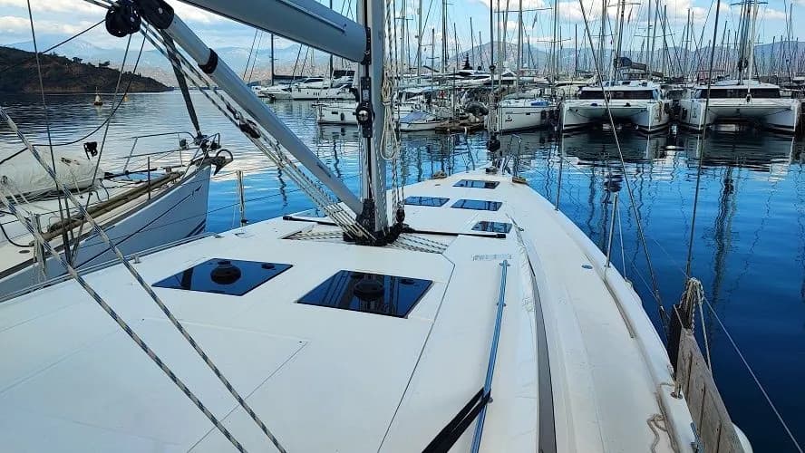 Blue Monkey: Stylish Comfort & Sailing Fun - Fotoğraf 4