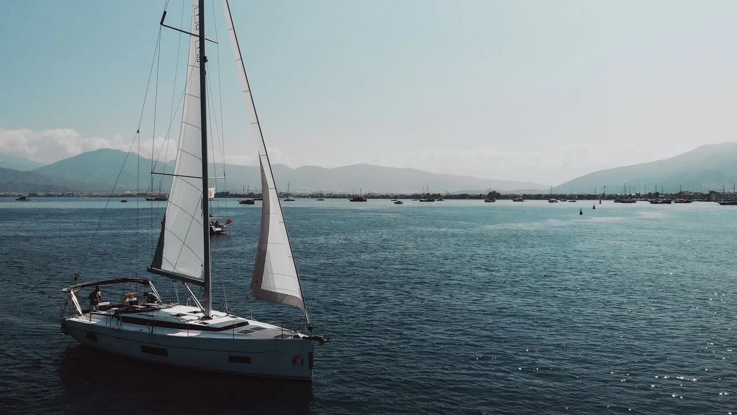Santa Cruz C45: Konforlu ve Ferah Yelken Keyfi - Fotoğraf 3