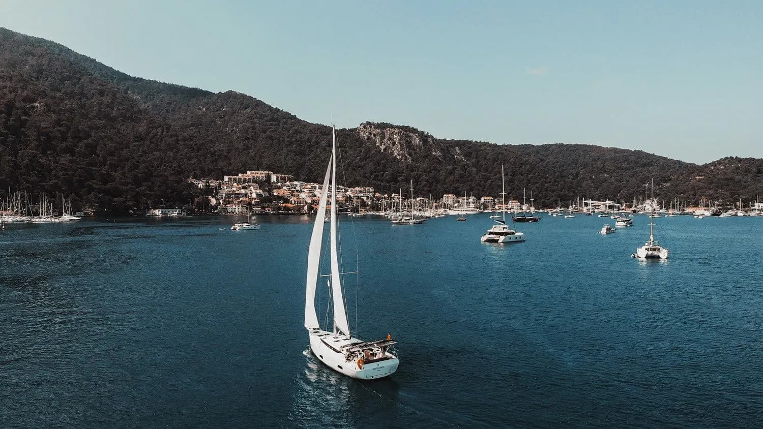 Santa Cruz C45: Konforlu ve Ferah Yelken Keyfi - Fotoğraf 5