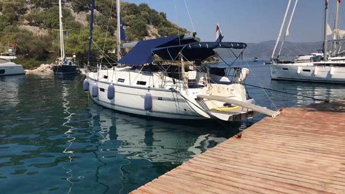 Zenith 3: Sleek 3-Cabin Sailing Escape - Fotoğraf 4