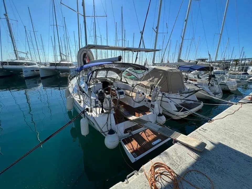Lana Cruiser 37: Marmaris’te Konforlu Yelken Keyfi - Fotoğraf 3