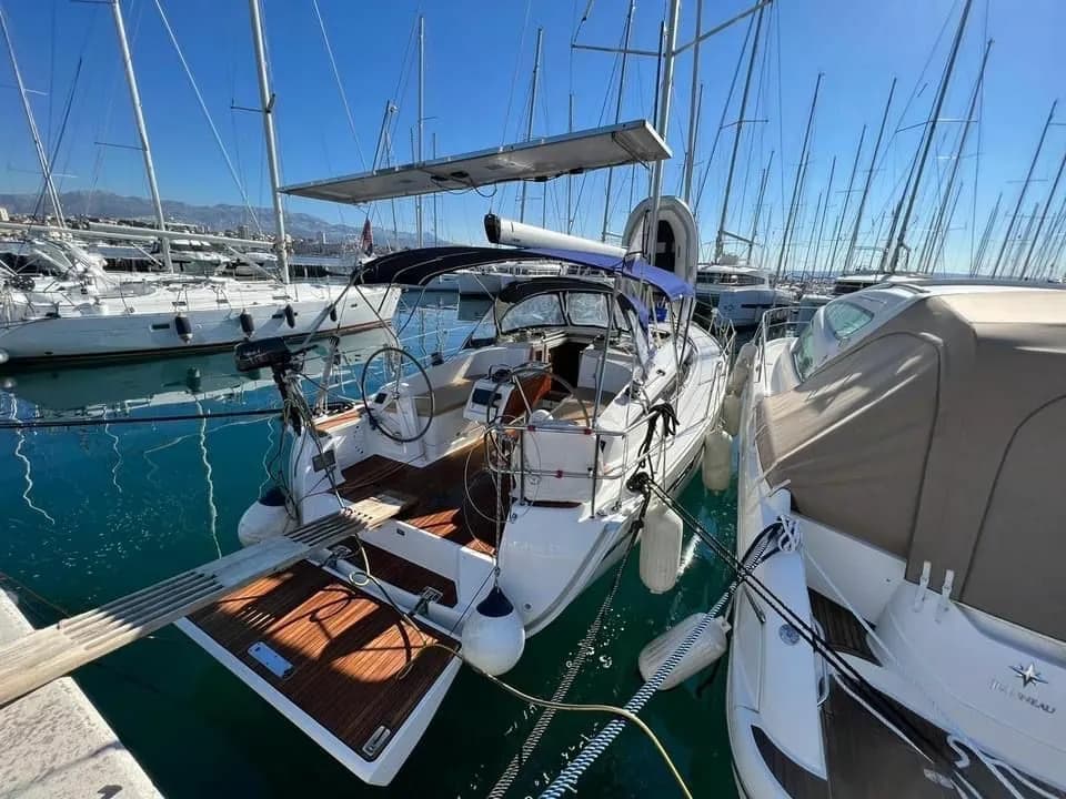 Lana Cruiser 37: Marmaris’te Konforlu Yelken Keyfi - Fotoğraf 5