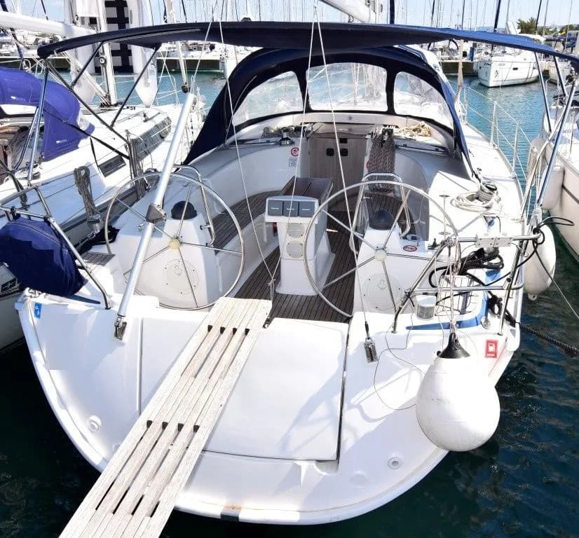 Kate Farov: Stylish Cruiser with Paddle Fun - Fotoğraf 2
