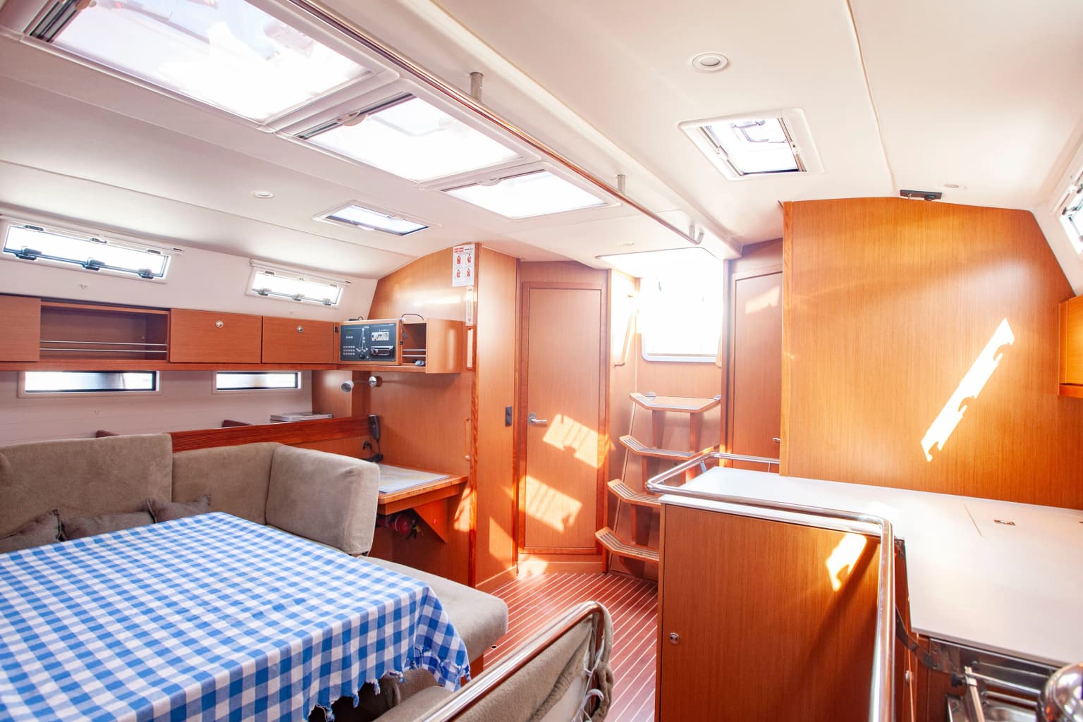 iBulut Bavaria Cruiser 45: Konforlu 3 Kabinli Yelken Keyfi - Fotoğraf 5