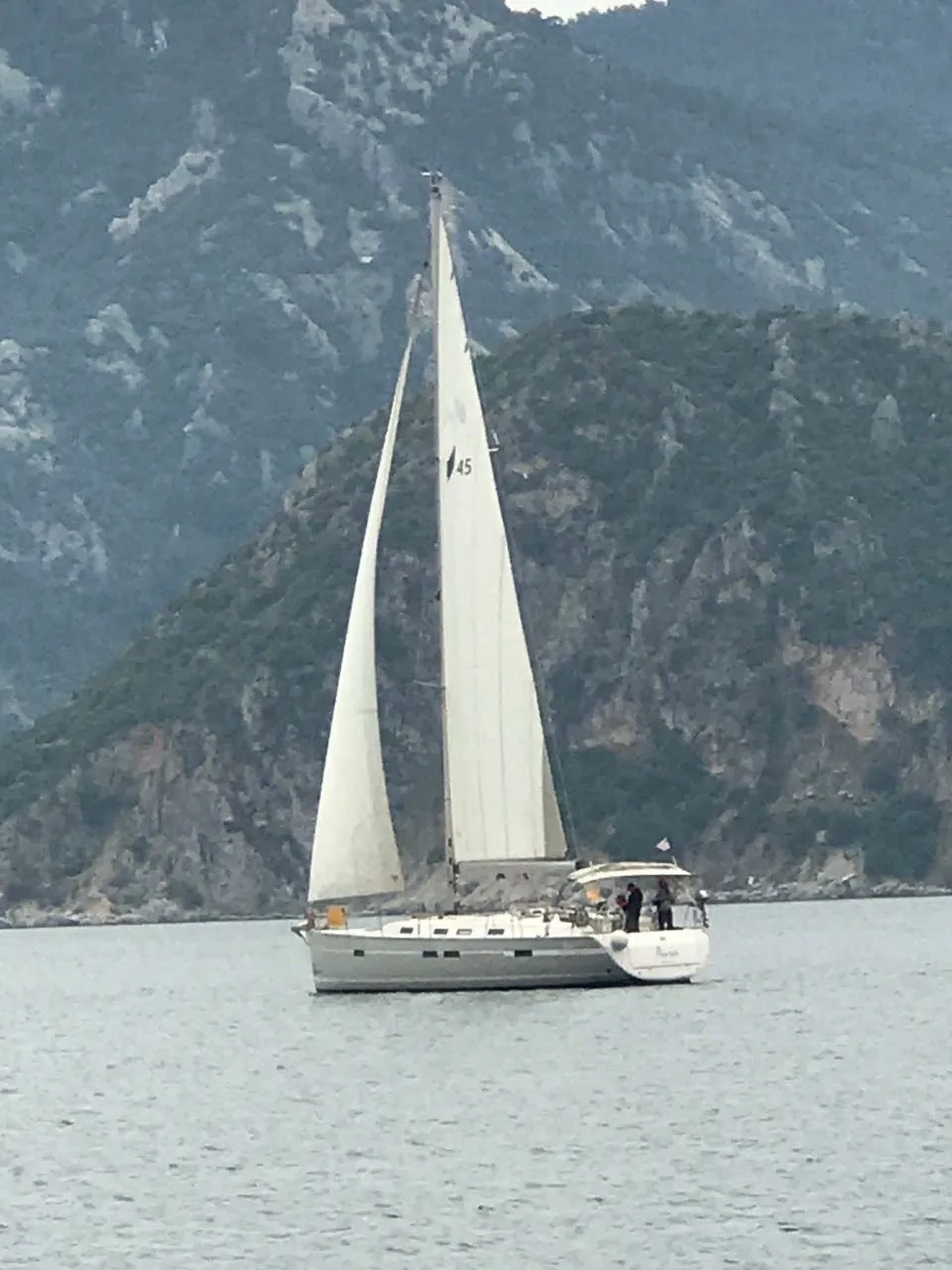 Aura 1: Konforlu 4 Kabin, 3 Tuvaletli Yelken Keyfi - Fotoğraf 3