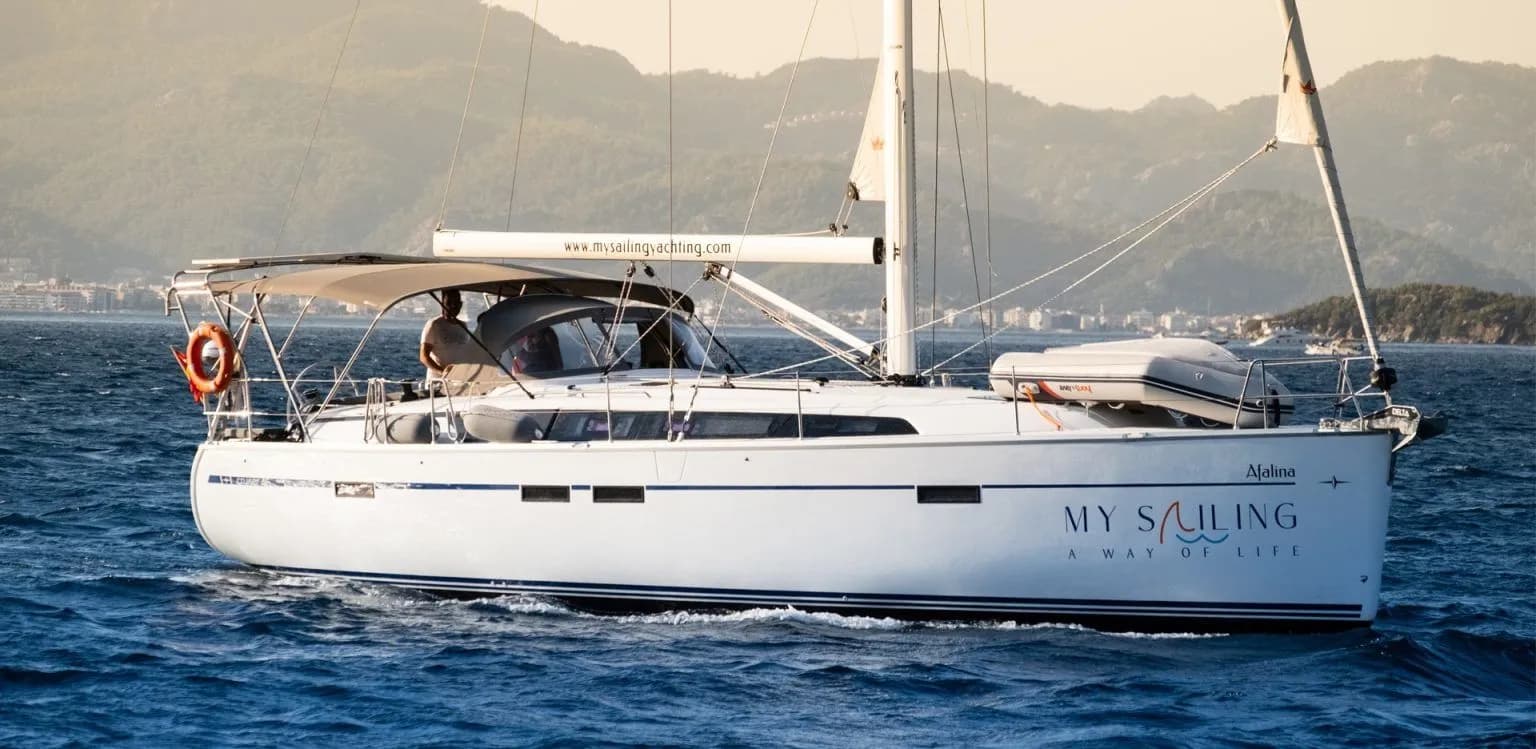 Afalina Cruiser 46: Spacious Comfort & Modern Sailing - Fotoğraf 1