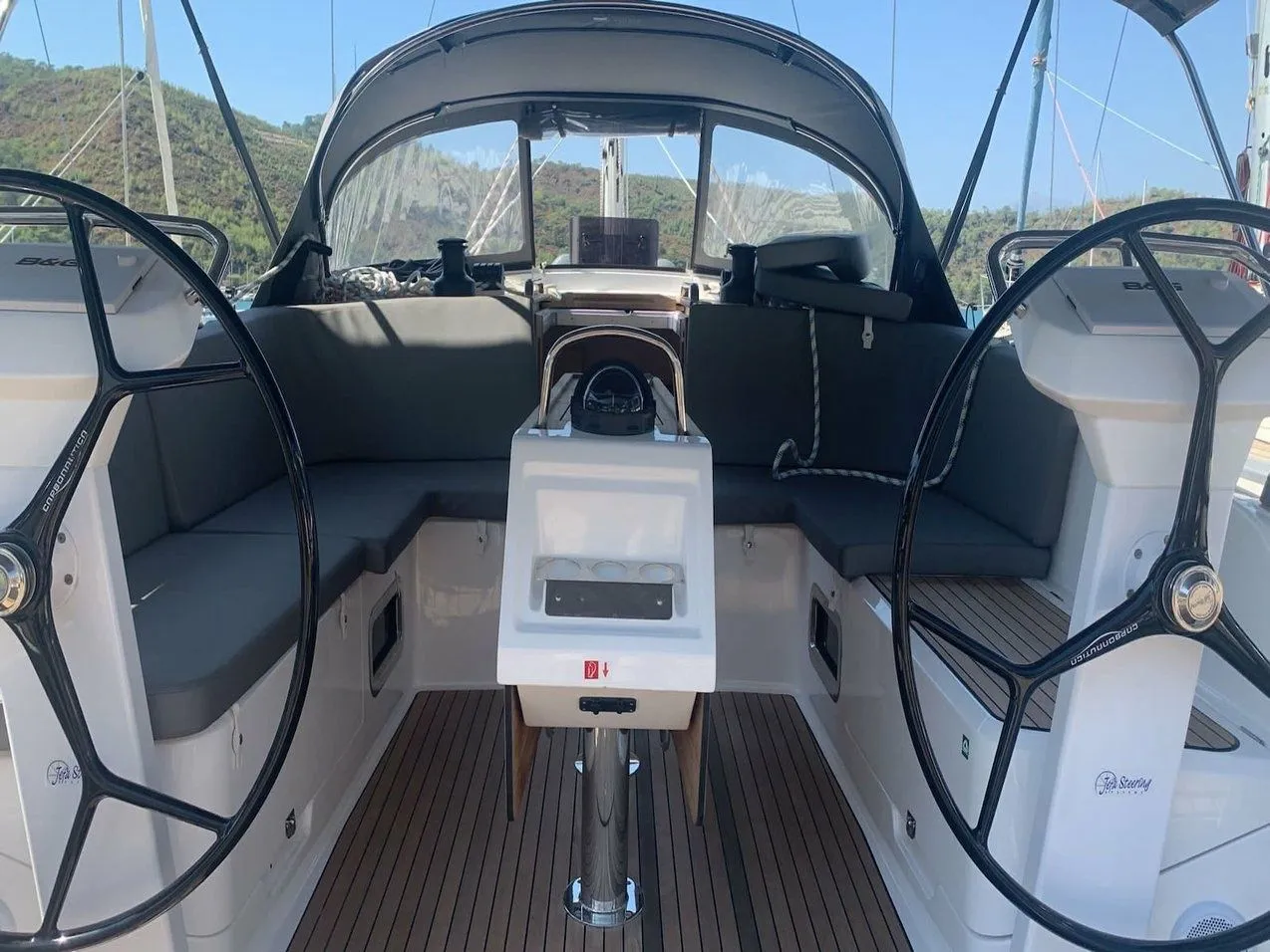 Hera Cruiser 46: Komfort & Stil auf See - Fotoğraf 3