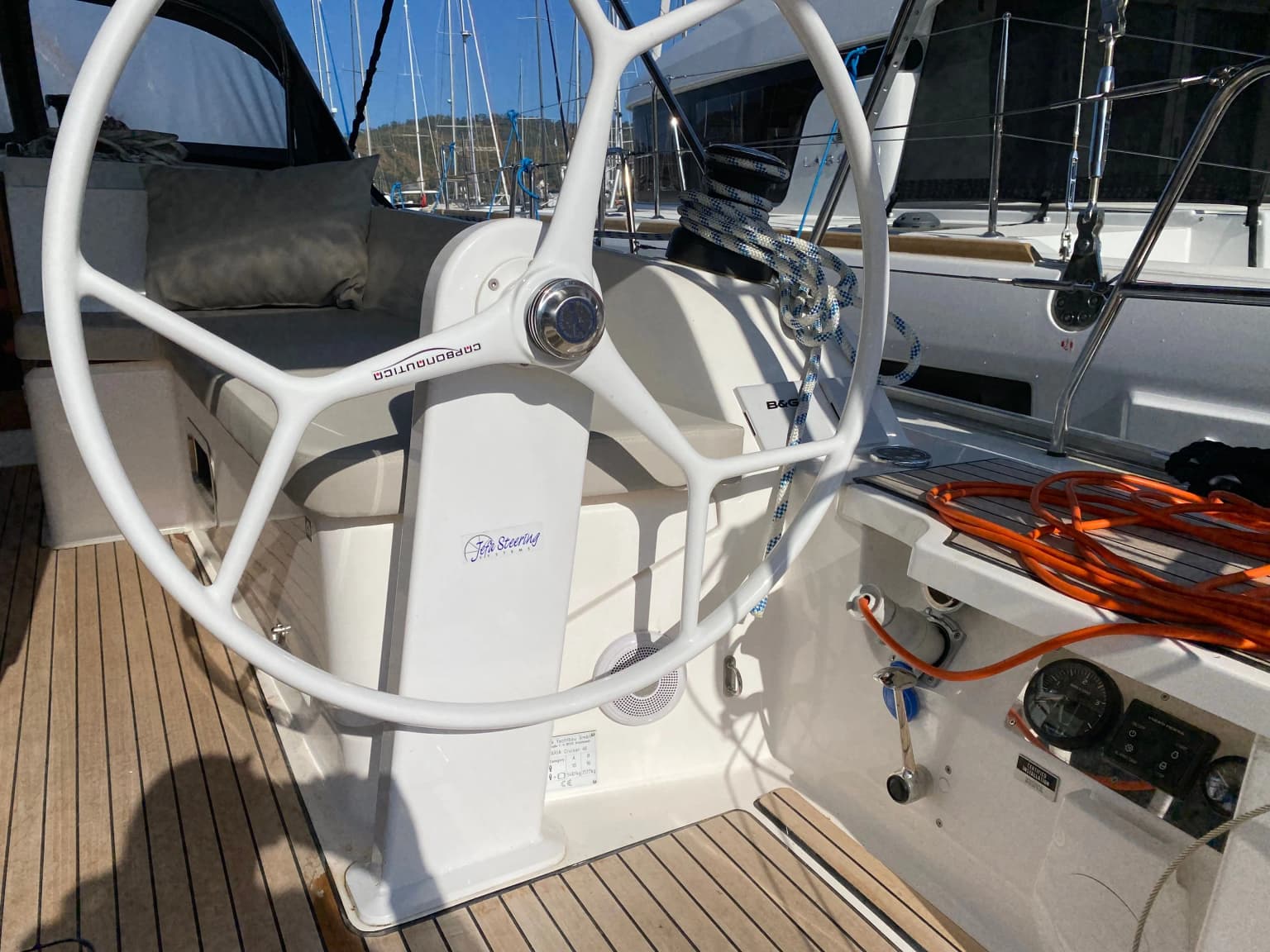 Sail Leo: Spacious 4-Cabin Cruiser with AC - Fotoğraf 5