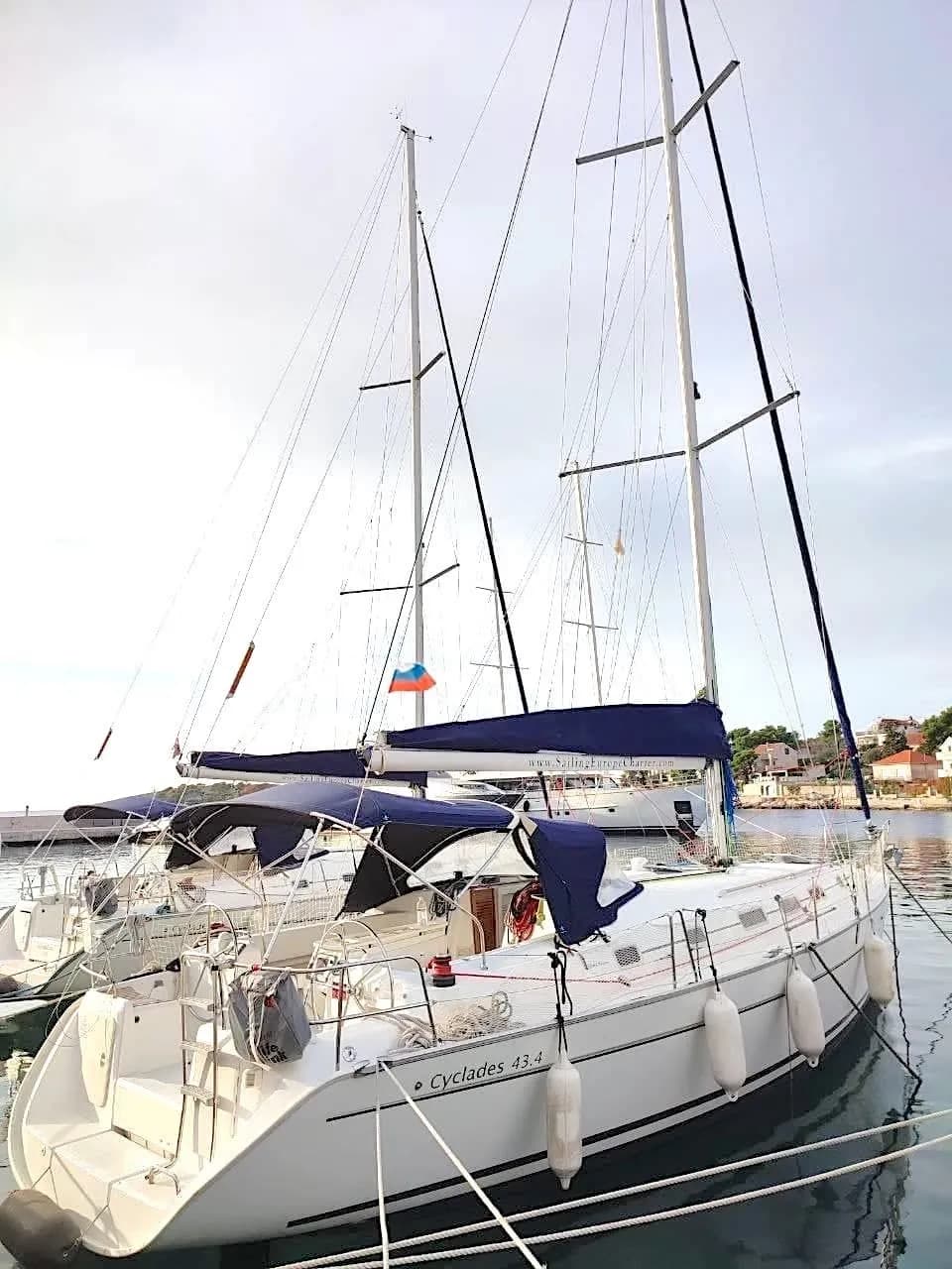 Liberty Cyclades 43.4: Konforlu Yelken Keyfi - Fotoğraf 5