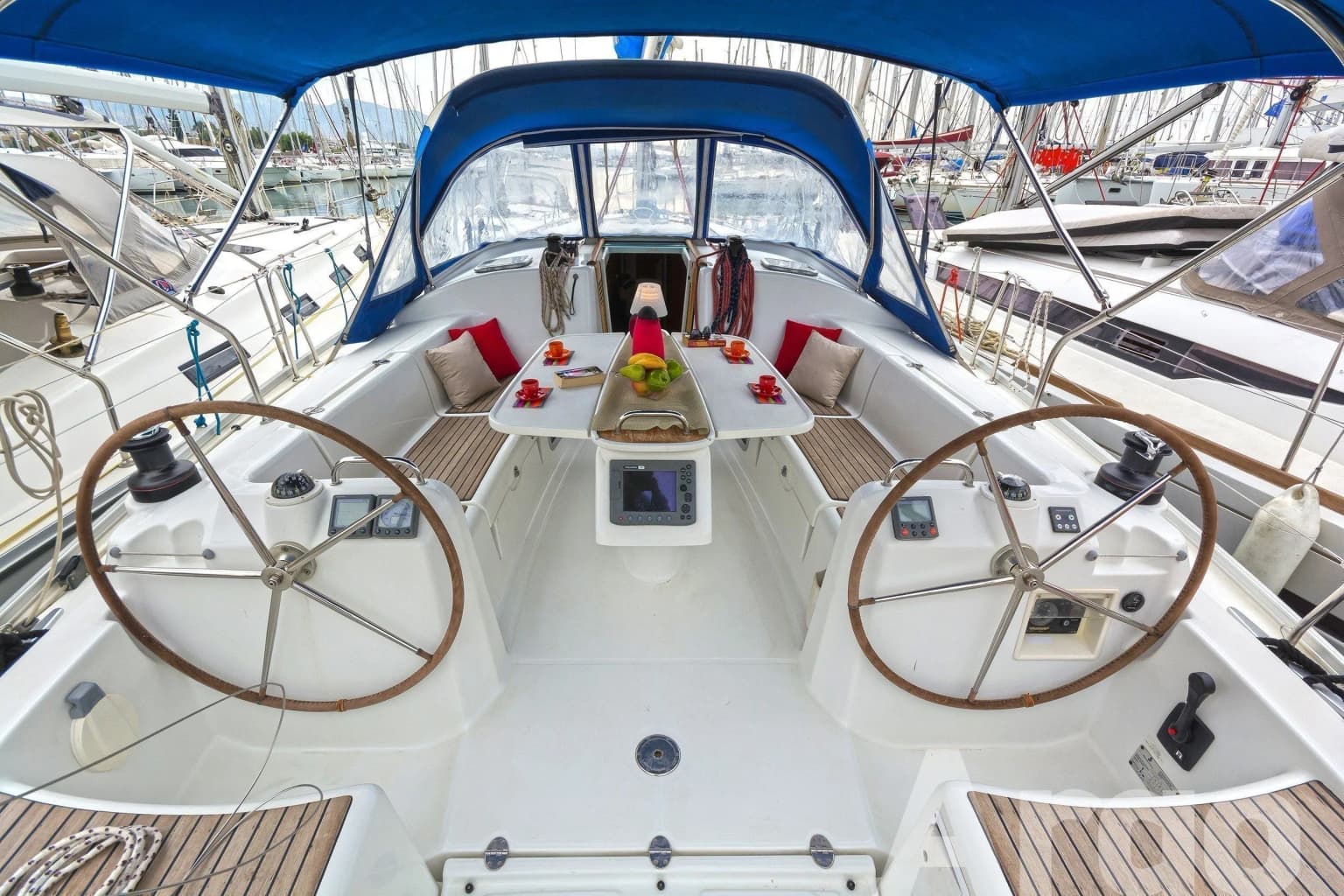 Liberty: Modern Sailing Comfort for 10 - Fotoğraf 4