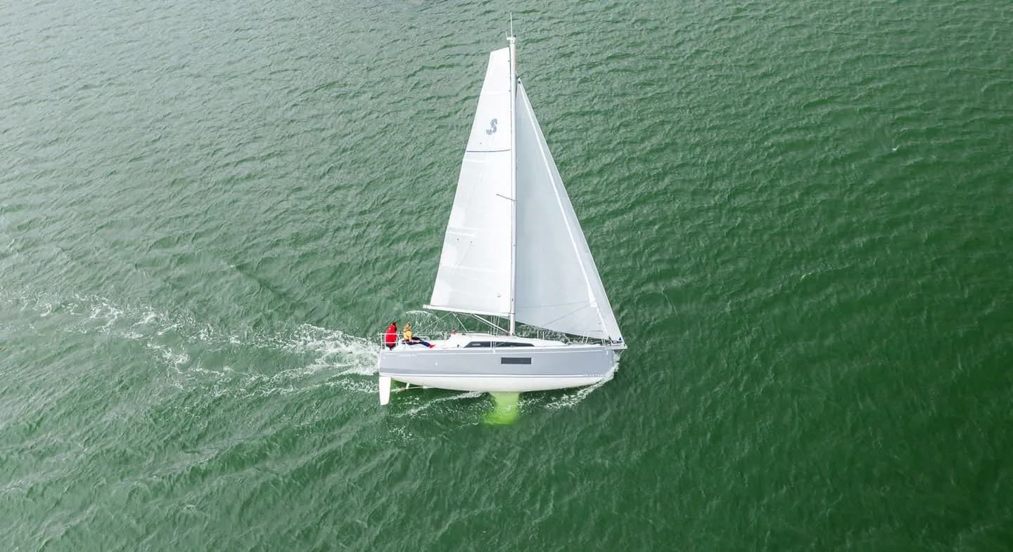 Beneteau Oceanis 30.1: Cozy 2-Cabin Sailing Escape - Fotoğraf 4