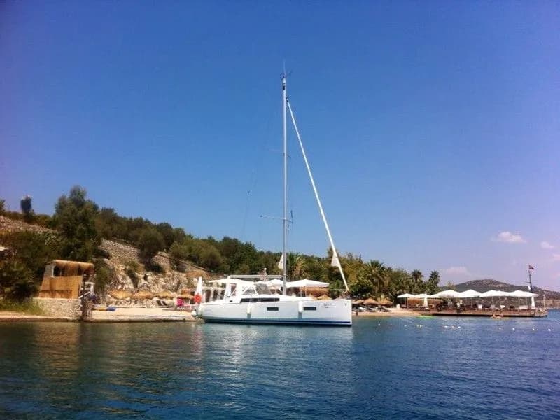Beneteau Oceanis 38: Komfort & Abenteuer in Marmaris - Fotoğraf 4