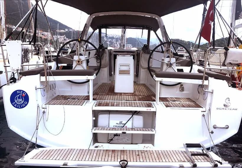 Neo Oceanis 38: Stylish 3-Cabin Sailing Escape - Fotoğraf 3