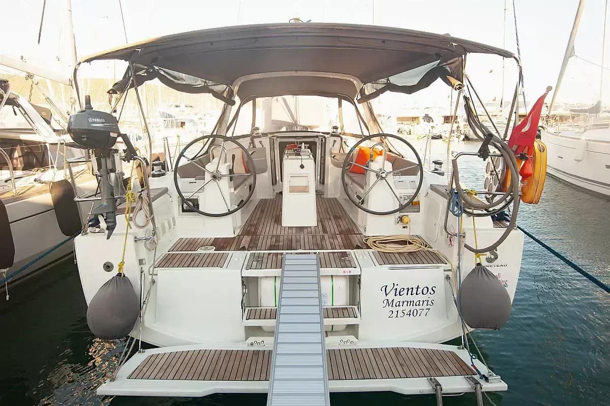 Beneteau Oceanis 38