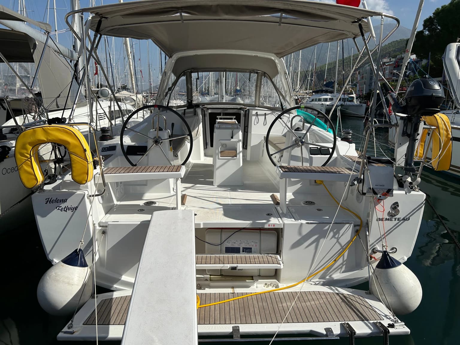 Helena Oceanis 38.1: Konforlu 3 Kabinli Yelken Keyfi - Fotoğraf 1