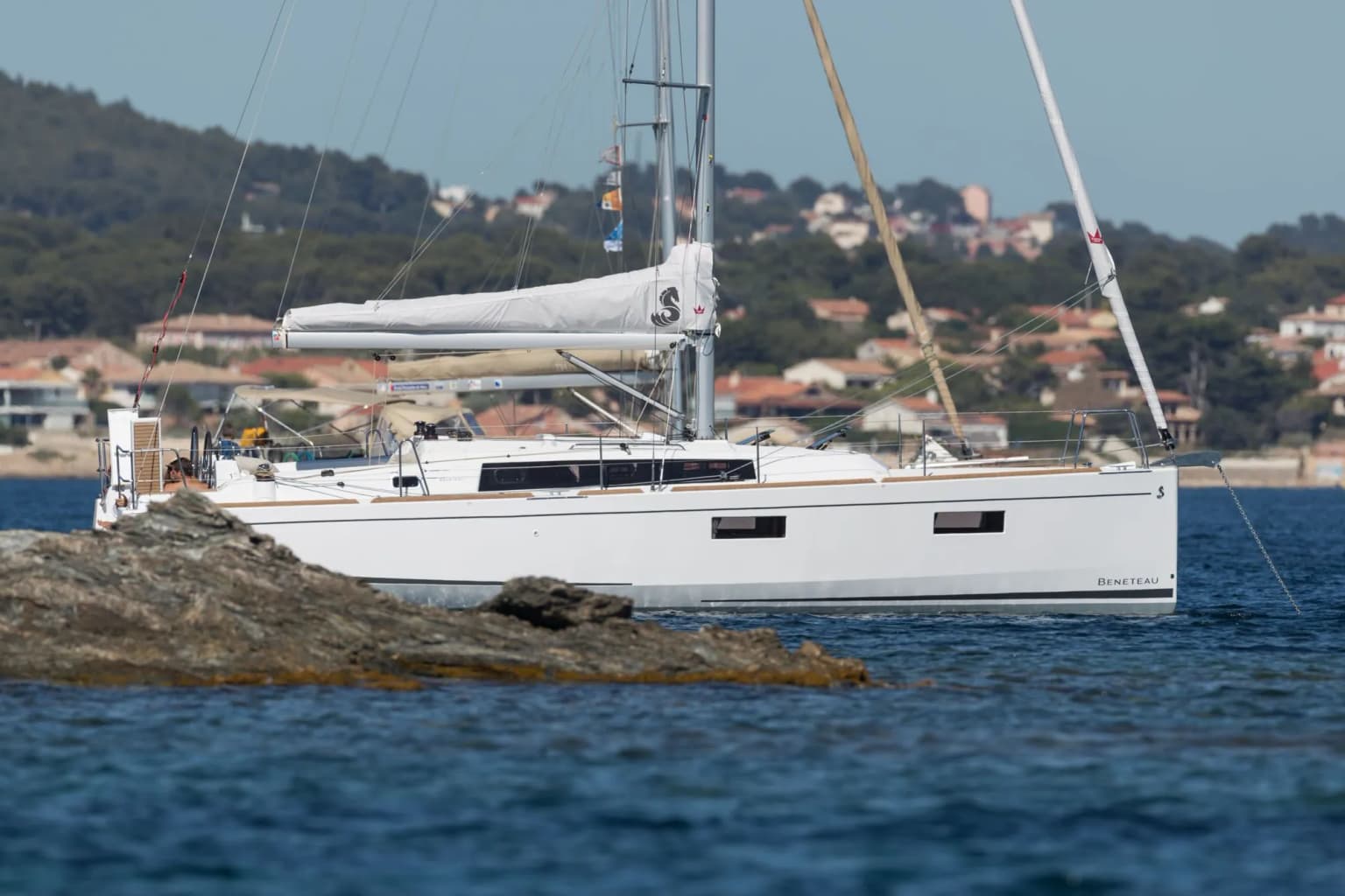Sail Pride: Stylish 3-Cabin Sailing Yacht - Fotoğraf 4