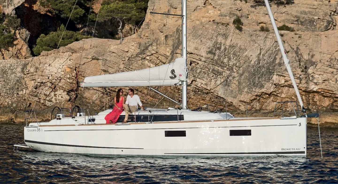 Sail Pride: Stylish 3-Cabin Sailing Yacht - Fotoğraf 5