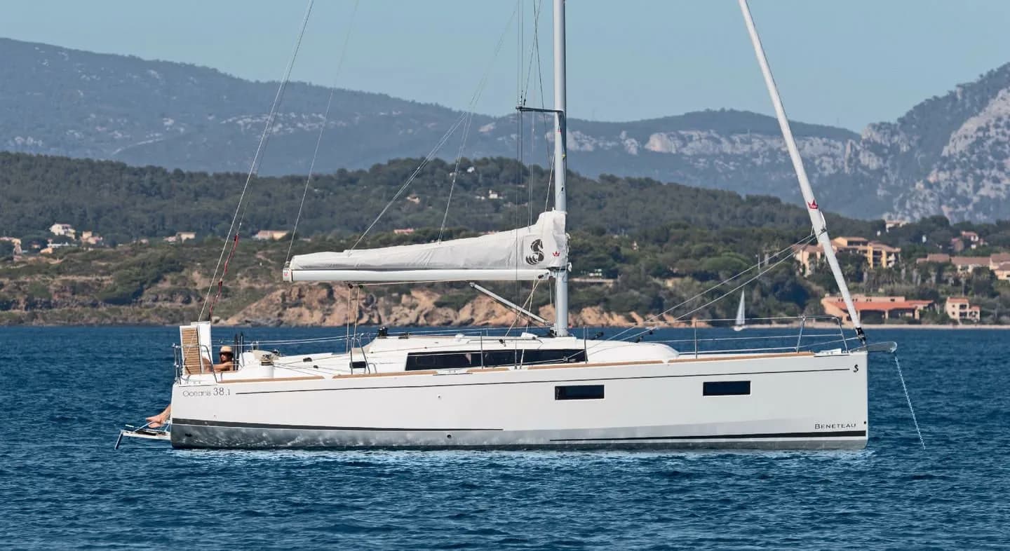 Sail Pride: Stylish 3-Cabin Sailing Yacht - Fotoğraf 3