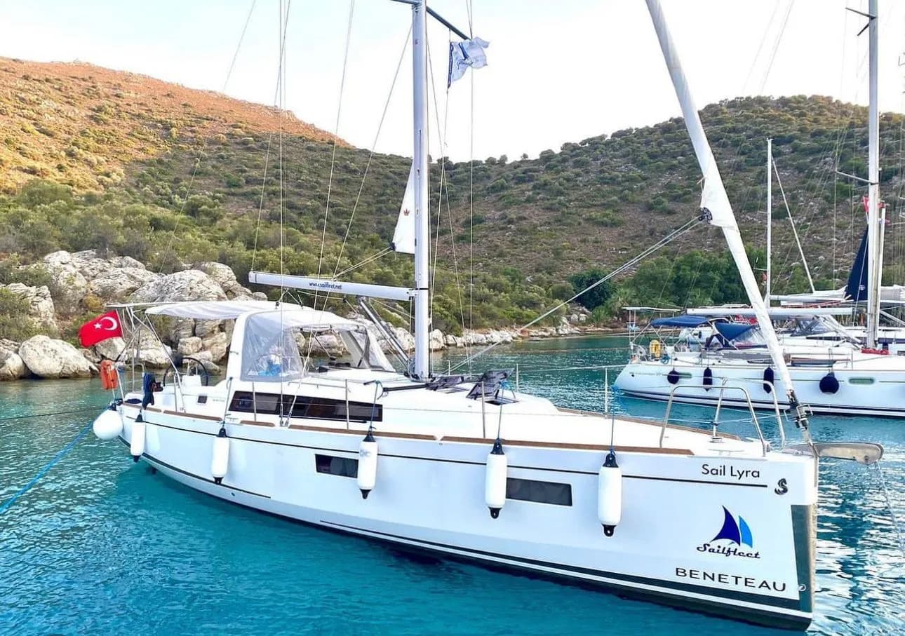 Sail Lyra: Konforlu 3 Kabin, 6 Kişilik Yelken Keyfi - Fotoğraf 1