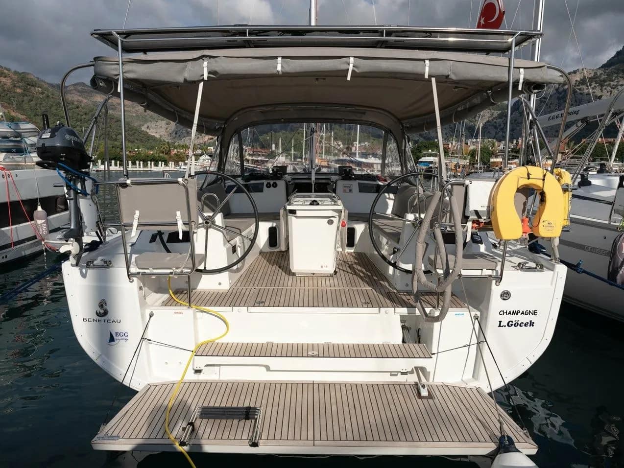 Champagne Oceanis 40.1