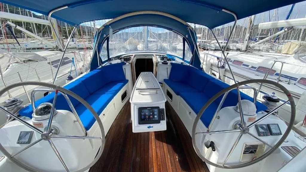 Filadelfo Oceanis 43: Konforlu ve Ferah Yelken Keyfi - Fotoğraf 3