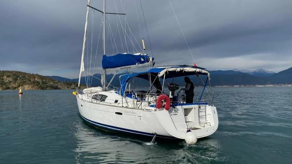 Beneteau Oceanis 43