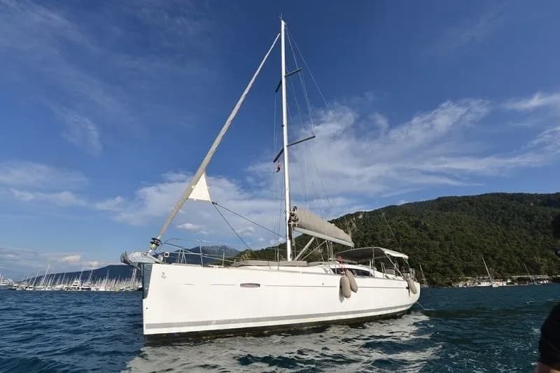 Lilium Oceanis 43: Komfort & Abenteuer in Fethiye - Fotoğraf 4