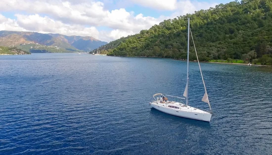 Rhapsody: Stylish 3-Cabin Sailing Yacht in Marmaris - Fotoğraf 4