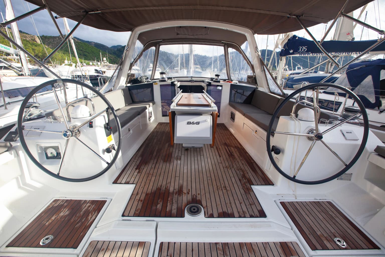 Hande Oceanis 45: Konforlu 8 Kişilik Yelken Keyfi - Fotoğraf 3