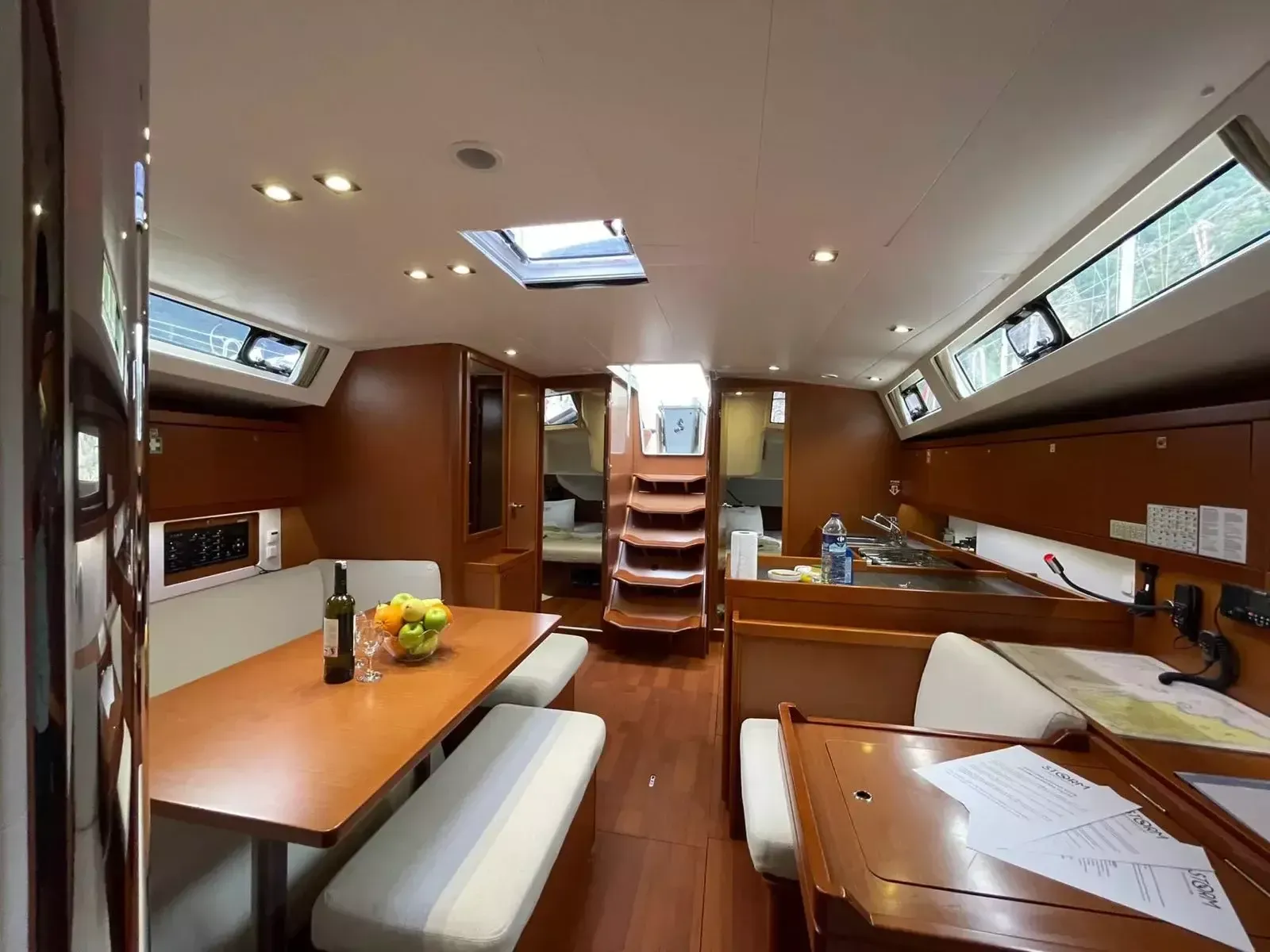 Storm Dancer 1: Spacious 3-Cabin Sailing Escape - Fotoğraf 3
