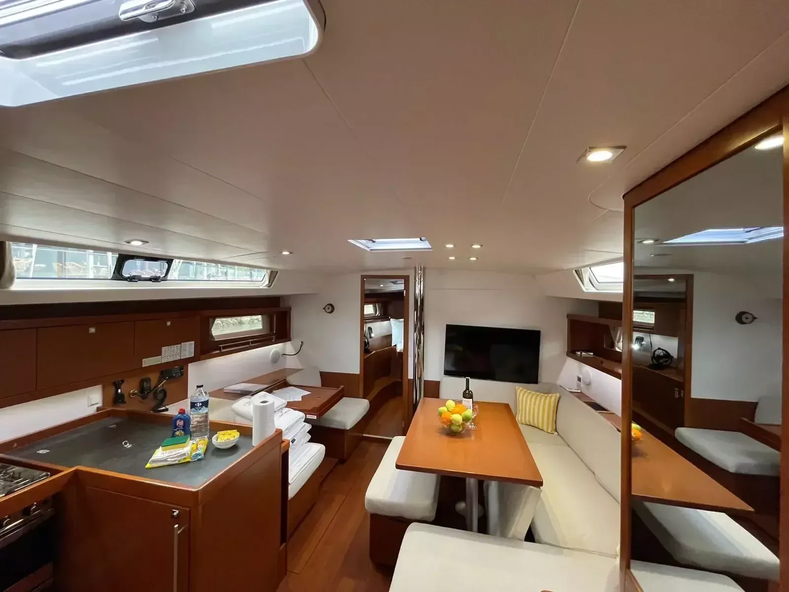 Storm Dancer 1: Spacious 3-Cabin Sailing Escape - Fotoğraf 5