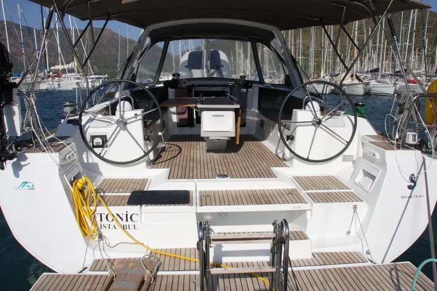 Tonic Oceanis 45: Comfort & Adventure in Marmaris - Fotoğraf 4