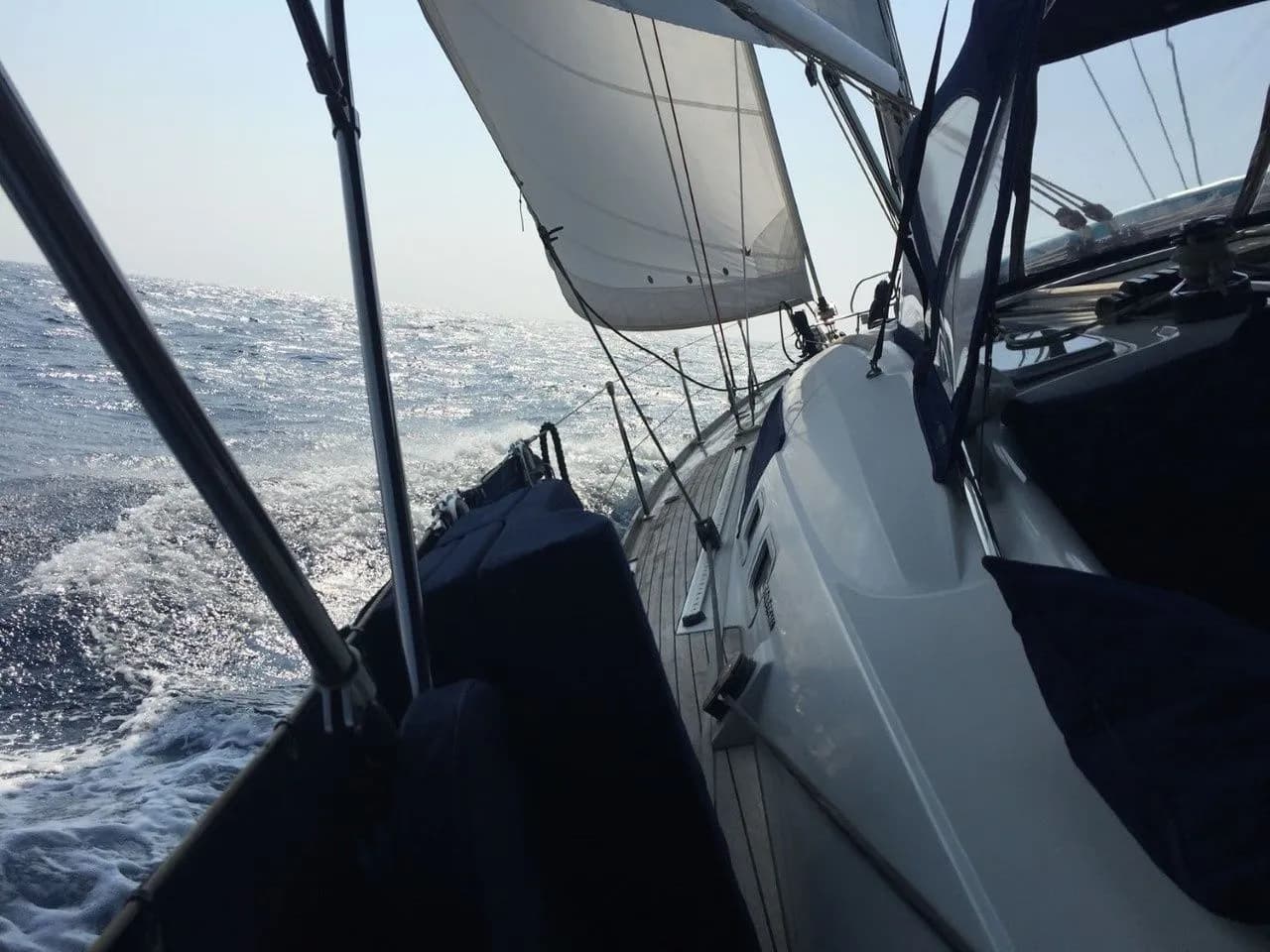 Tango Oceanis 46: Cozy Sailing Escape - Fotoğraf 4