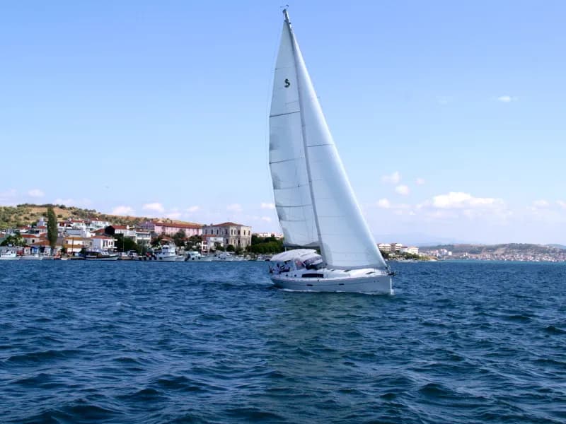 Rhea Oceanis 50: Spacious Comfort & Sailing Thrill - Fotoğraf 3