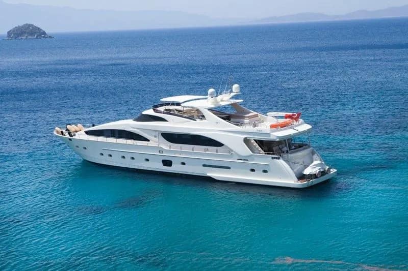 Merve: Luxuriöse 35m Motoryacht mit Jacuzzi & Flybridge