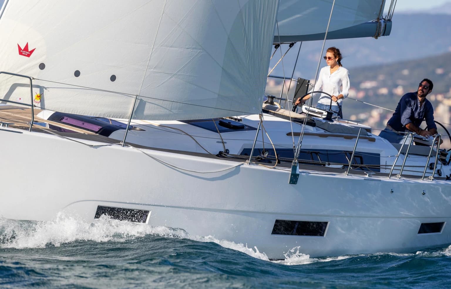 Lady D: Stylish 3-Cabin Sailing Escape - Fotoğraf 4