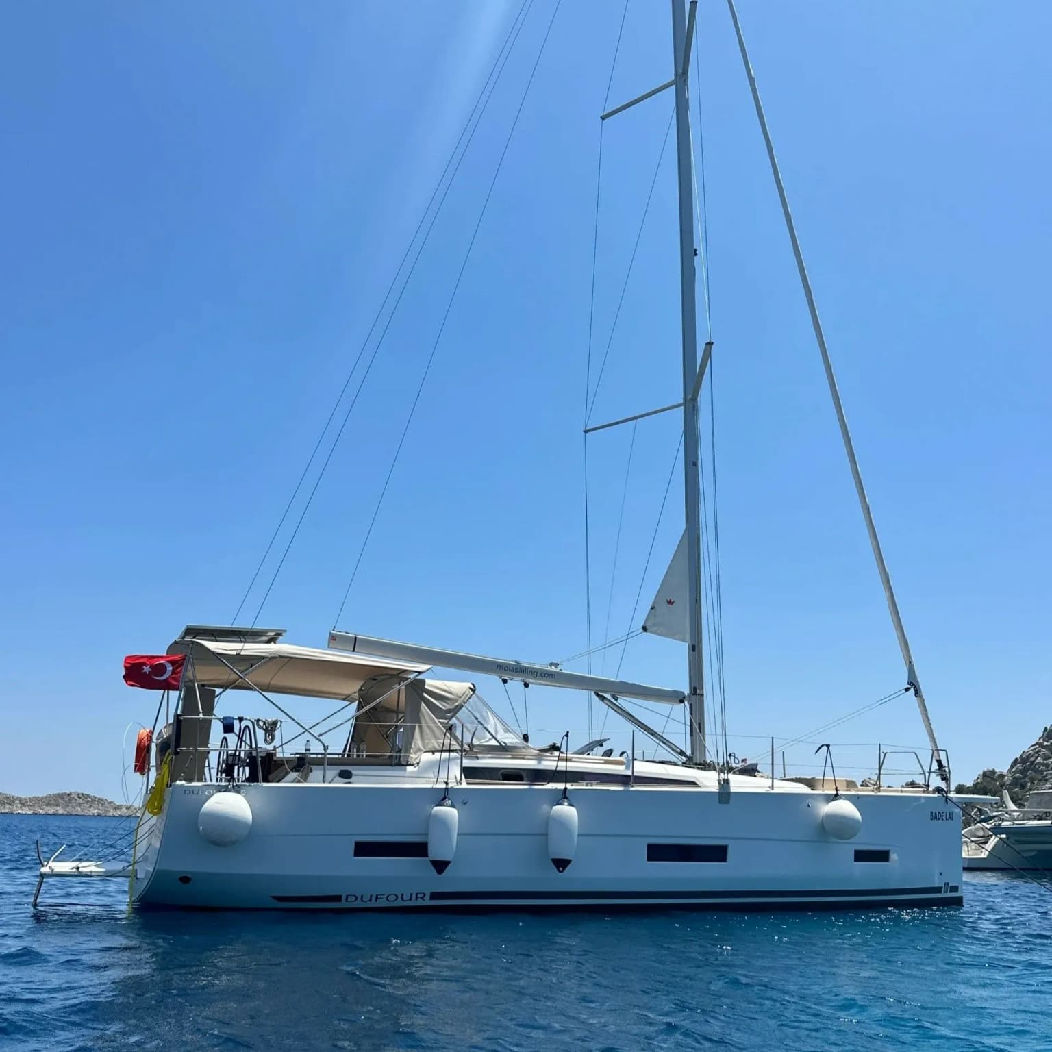 Dufour 390 'Lal' – Komfort & Stil in Marmaris - Fotoğraf 1