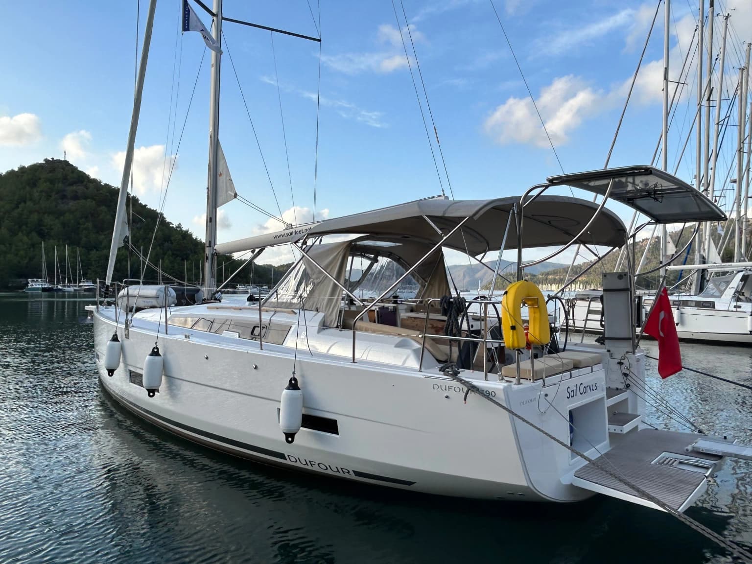 Sail Corvus 390: Stylish Comfort & Adventure - Fotoğraf 4