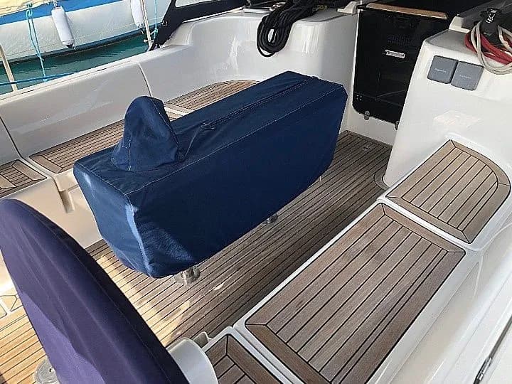 Spica 425: Stylish Sailing with Captain & Comfort - Fotoğraf 4