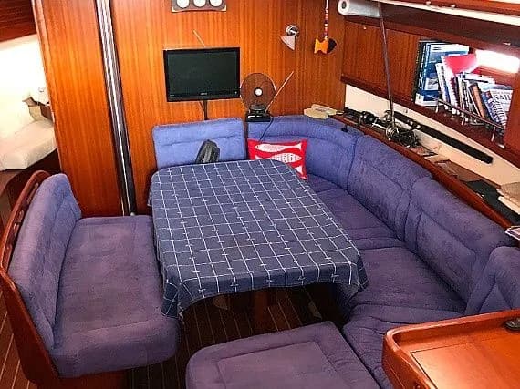 Spica 425: Stylish Sailing with Captain & Comfort - Fotoğraf 5