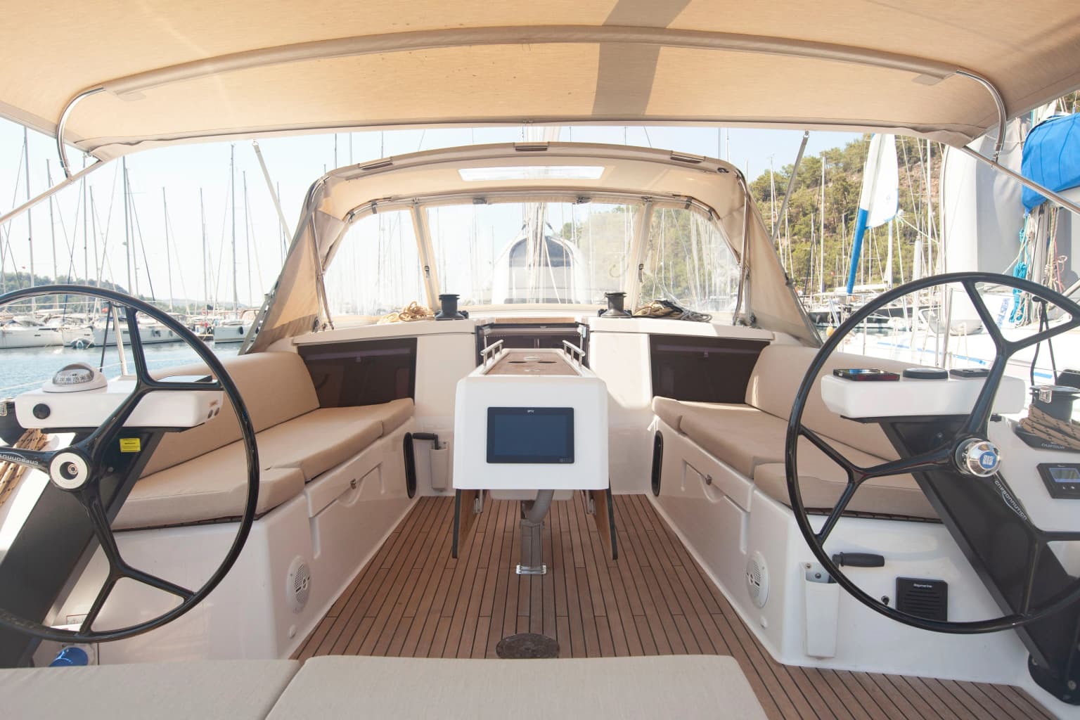 Enki 430: Konforlu 3 Kabinli Yelken Keyfi - Fotoğraf 3