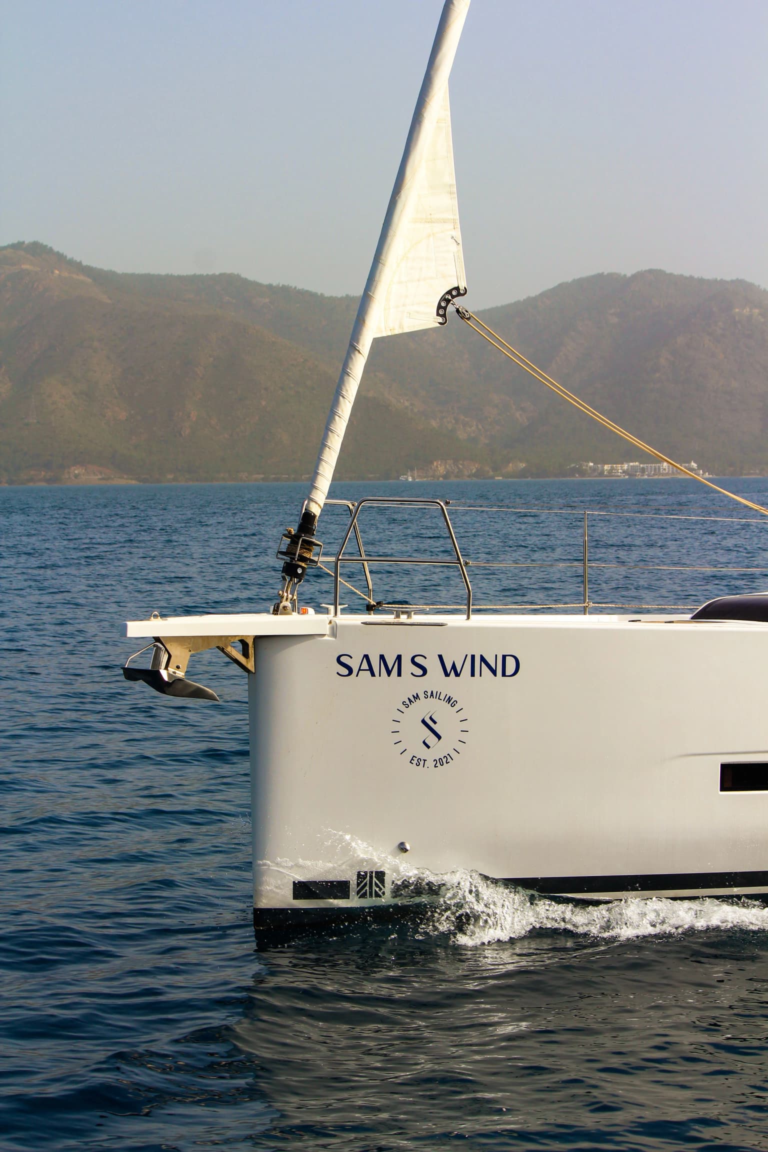 Sam's Wind: Stylish 3-Cabin Sailing Yacht - Fotoğraf 1