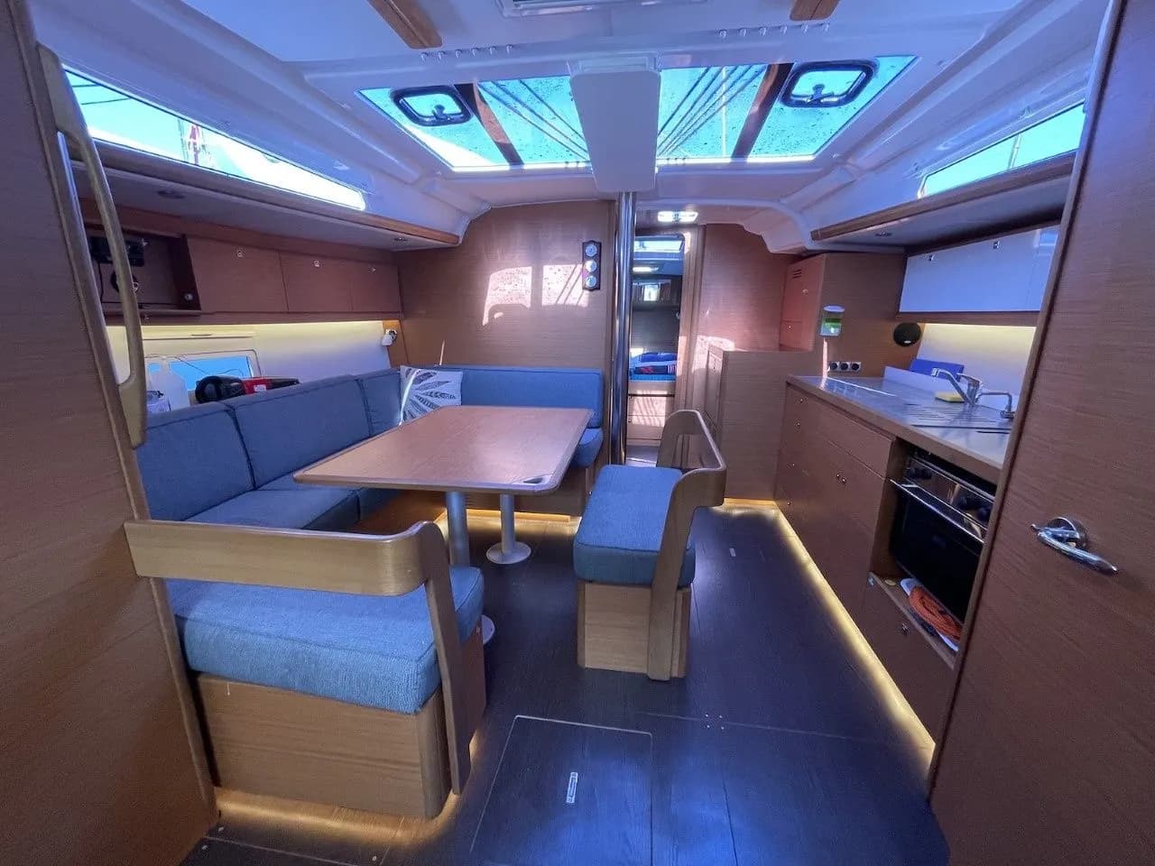 Sweet Dufour 430: Stylish Comfort & Adventure - Fotoğraf 5