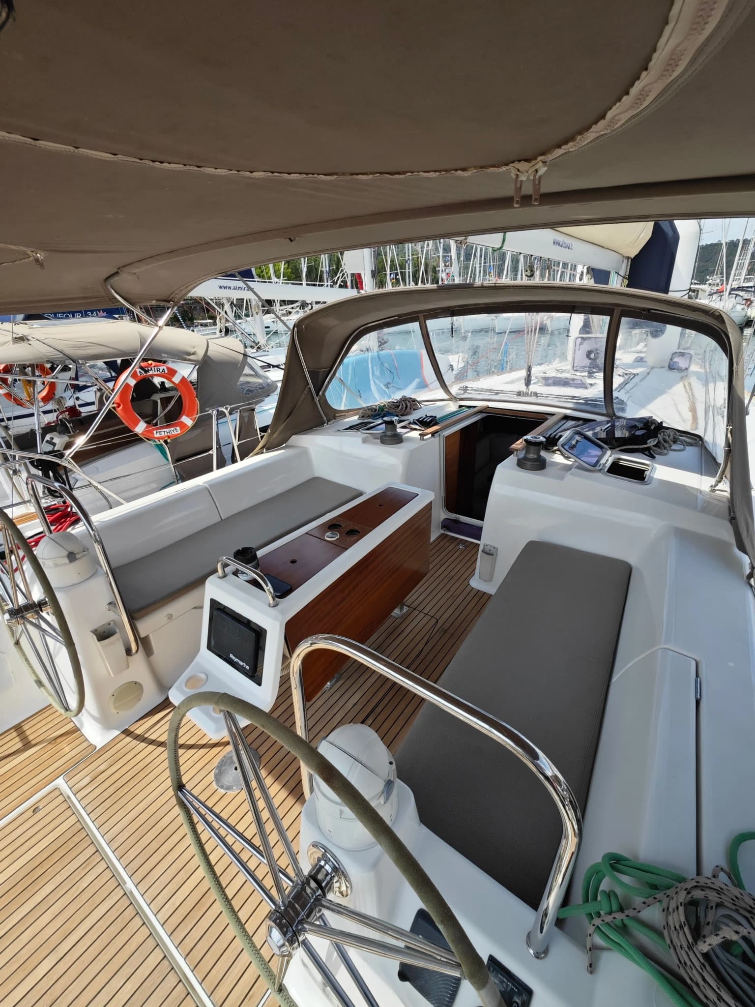 Grace 450: Stylish Sailing with Comfort & Space - Fotoğraf 5